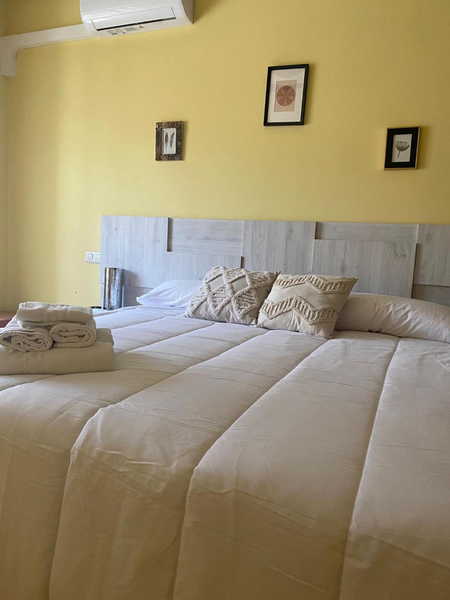 Hotel Restaurante Agapio De Tresnino Quintanilla de Onésimo Kültér fotó