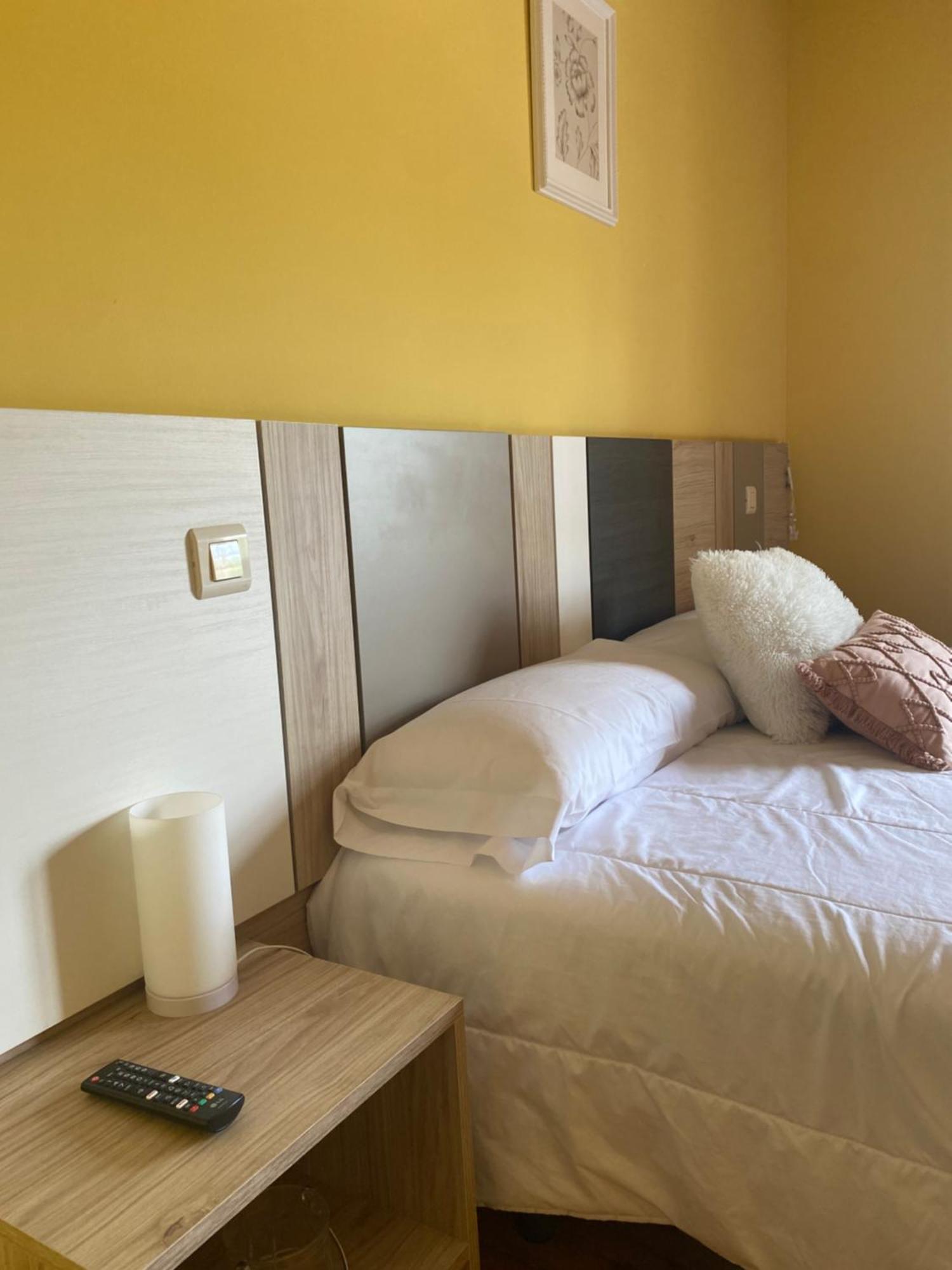 Hotel Restaurante Agapio De Tresnino Quintanilla de Onésimo Kültér fotó