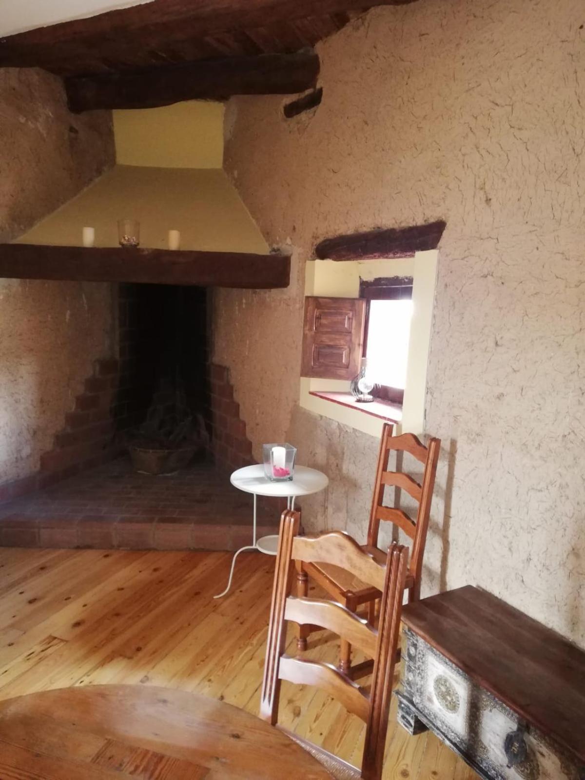 Hotel Restaurante Agapio De Tresnino Quintanilla de Onésimo Kültér fotó