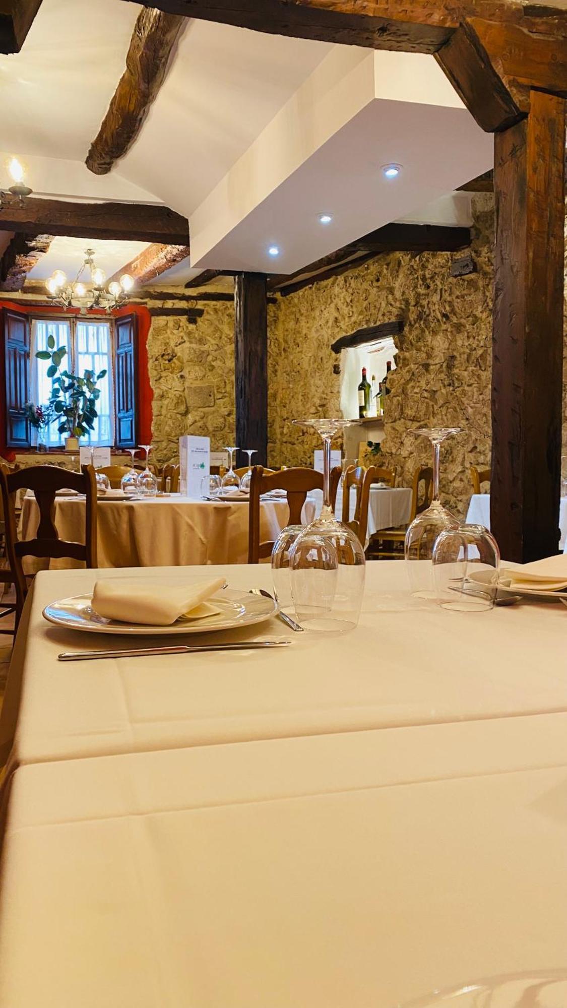 Hotel Restaurante Agapio De Tresnino Quintanilla de Onésimo Kültér fotó