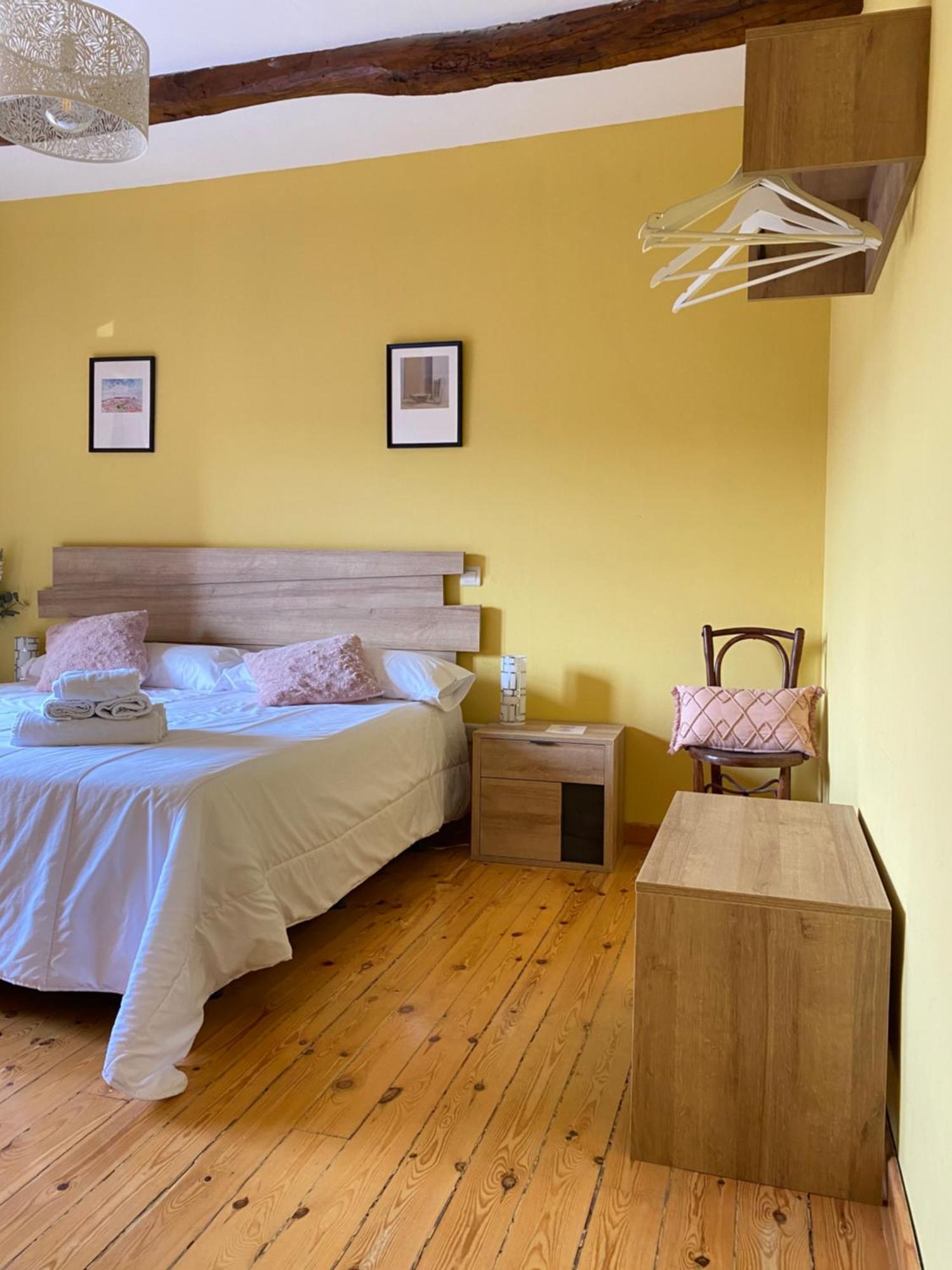 Hotel Restaurante Agapio De Tresnino Quintanilla de Onésimo Kültér fotó