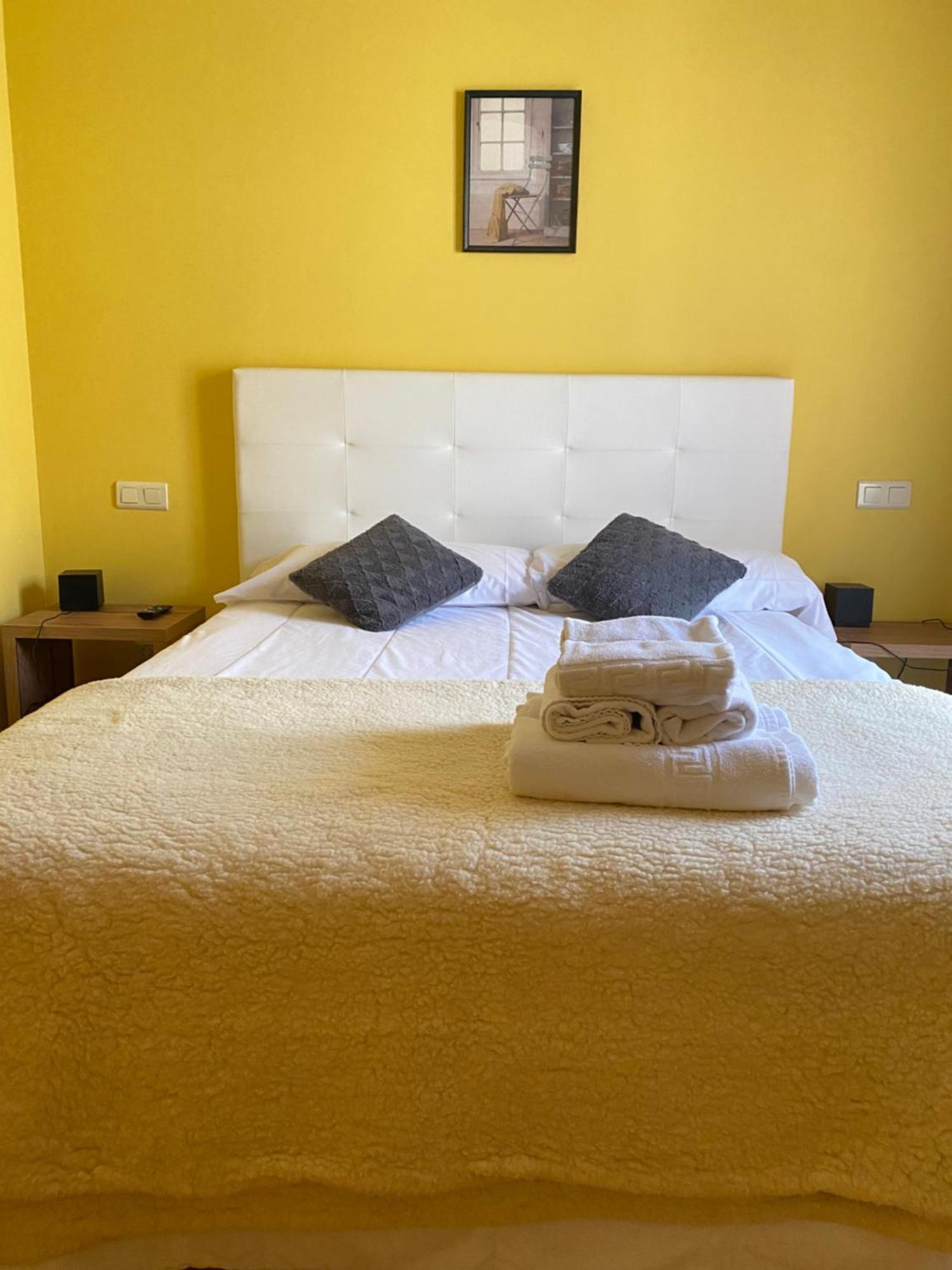 Hotel Restaurante Agapio De Tresnino Quintanilla de Onésimo Kültér fotó