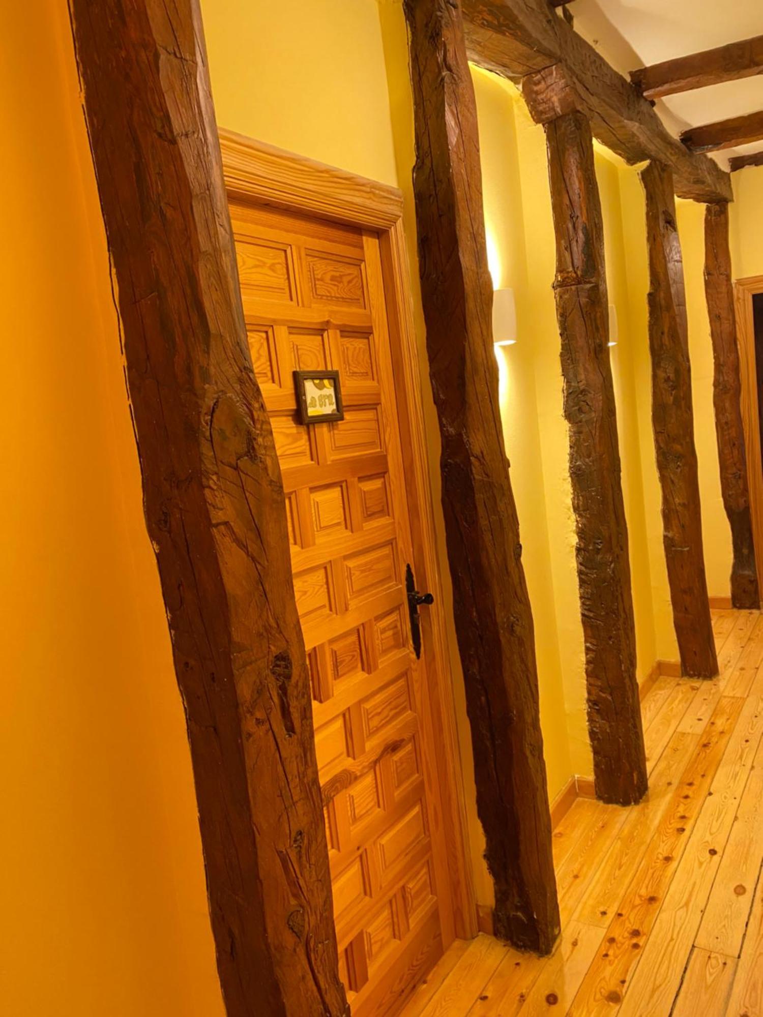 Hotel Restaurante Agapio De Tresnino Quintanilla de Onésimo Kültér fotó
